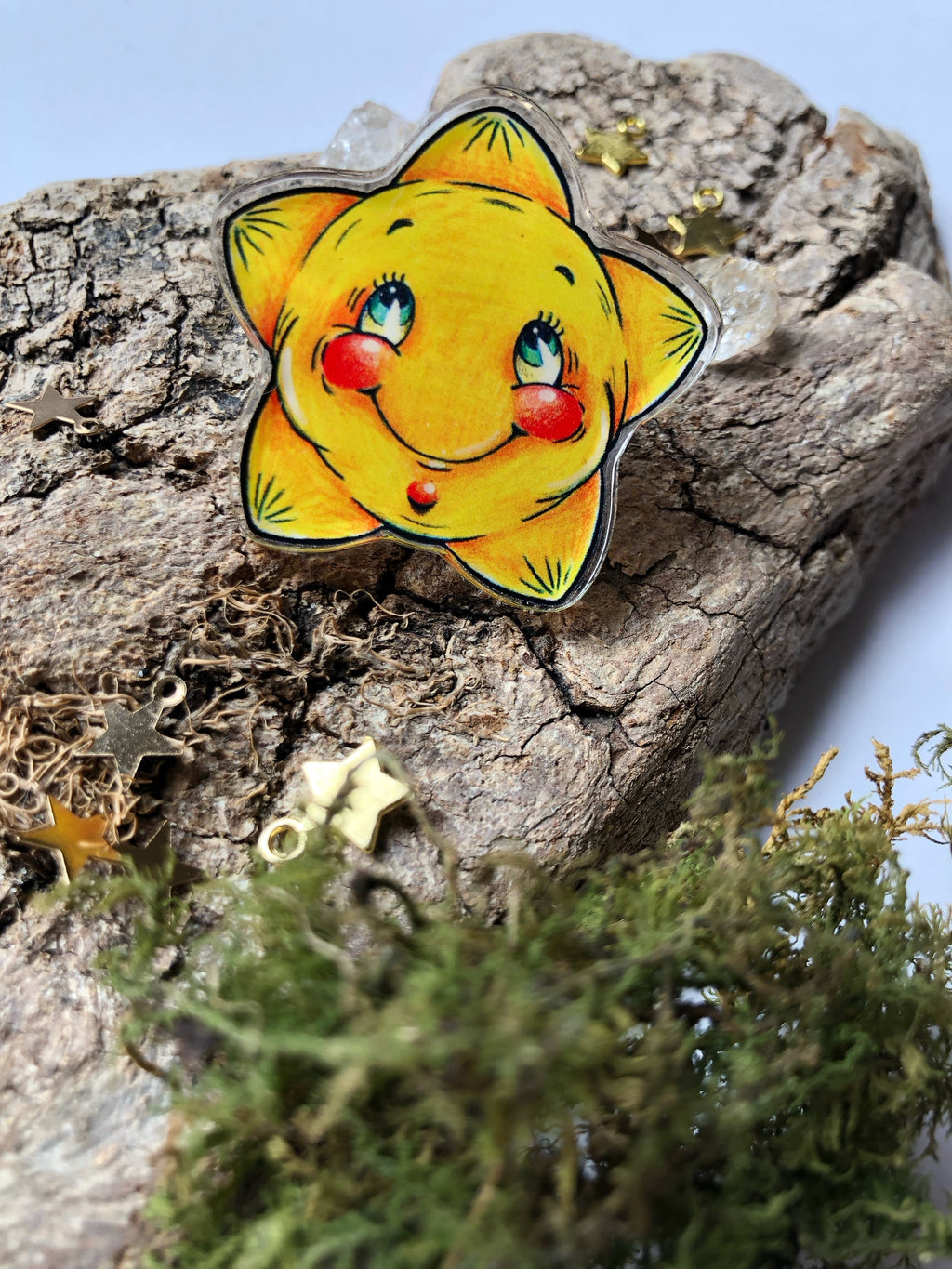 "Shy star" acrylic pin and keychain