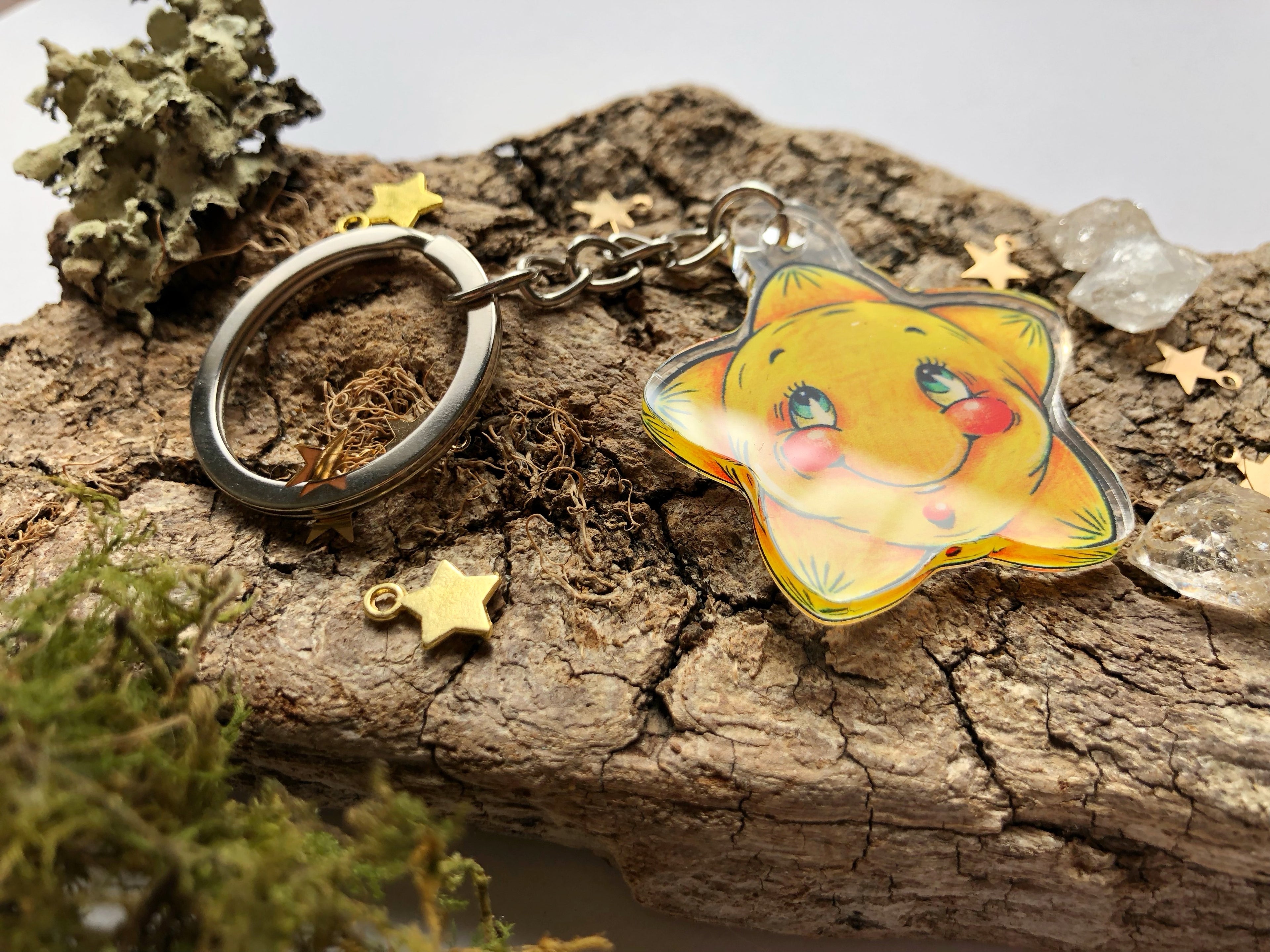"Shy star" acrylic pin and keychain