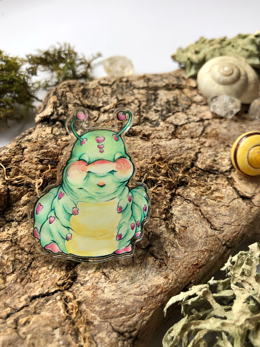 Pin y llavero de acrílico "oruga"