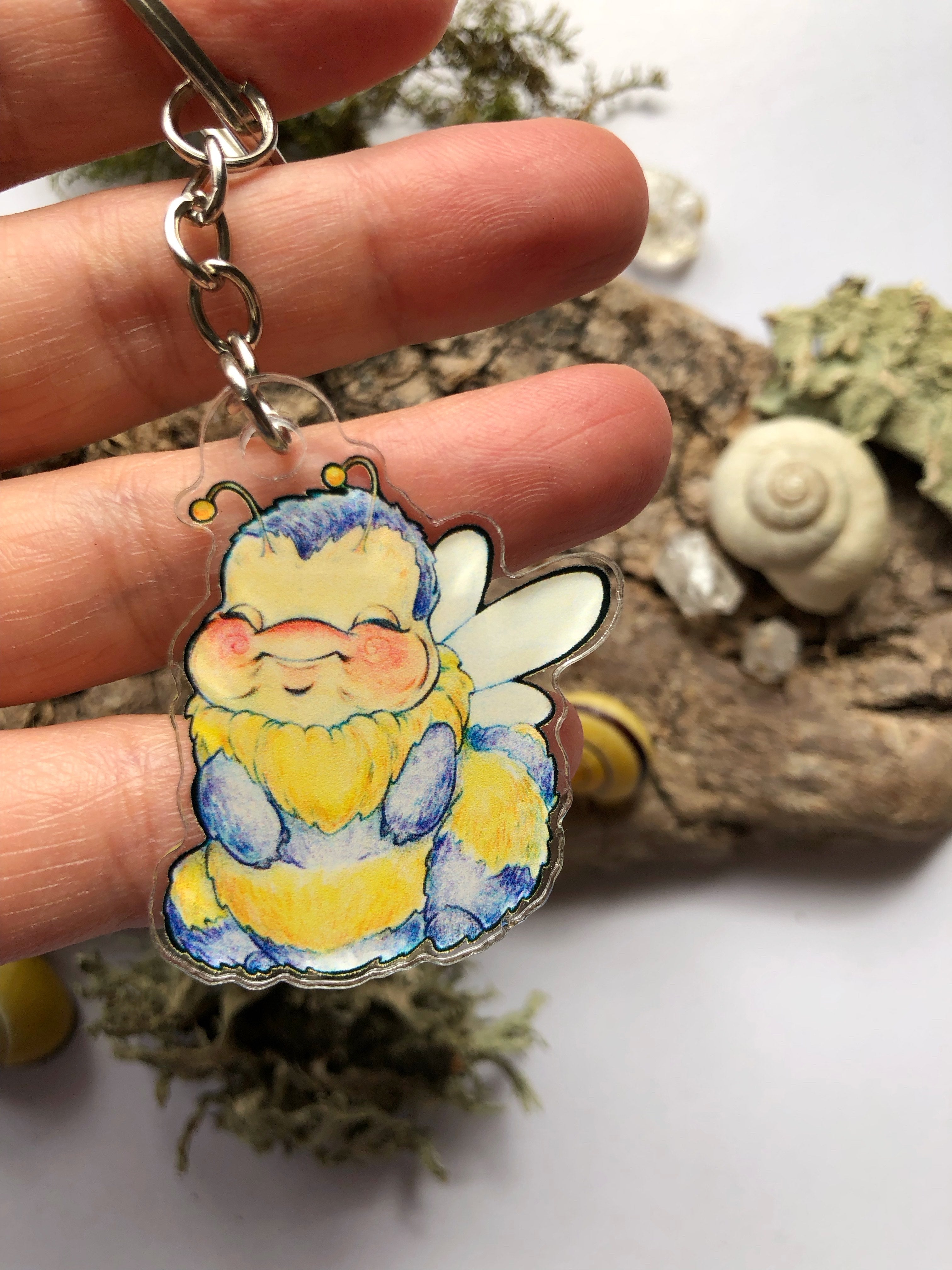 Pin y llavero de acrílico "abejita"