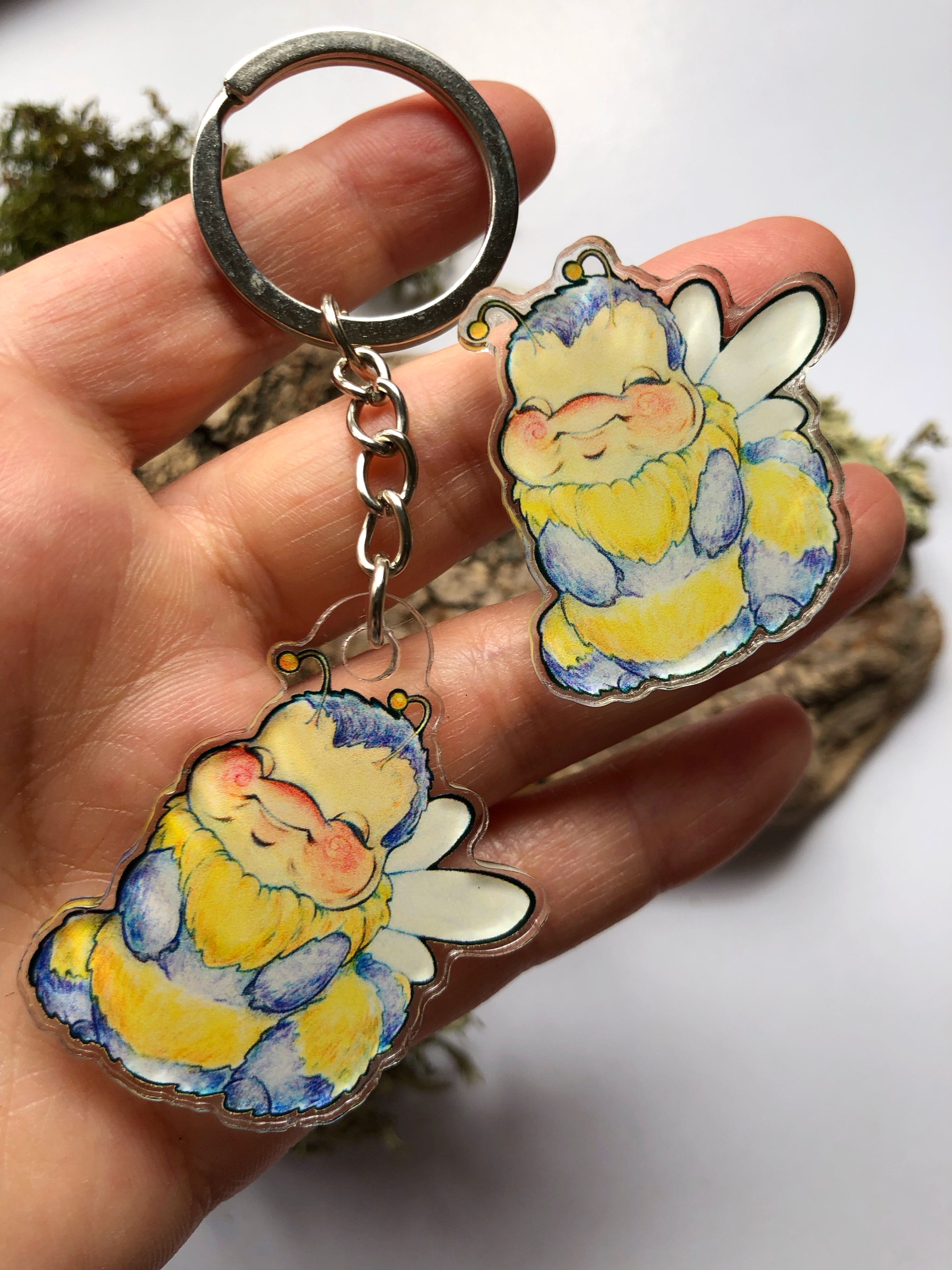 Pin y llavero de acrílico "abejita"