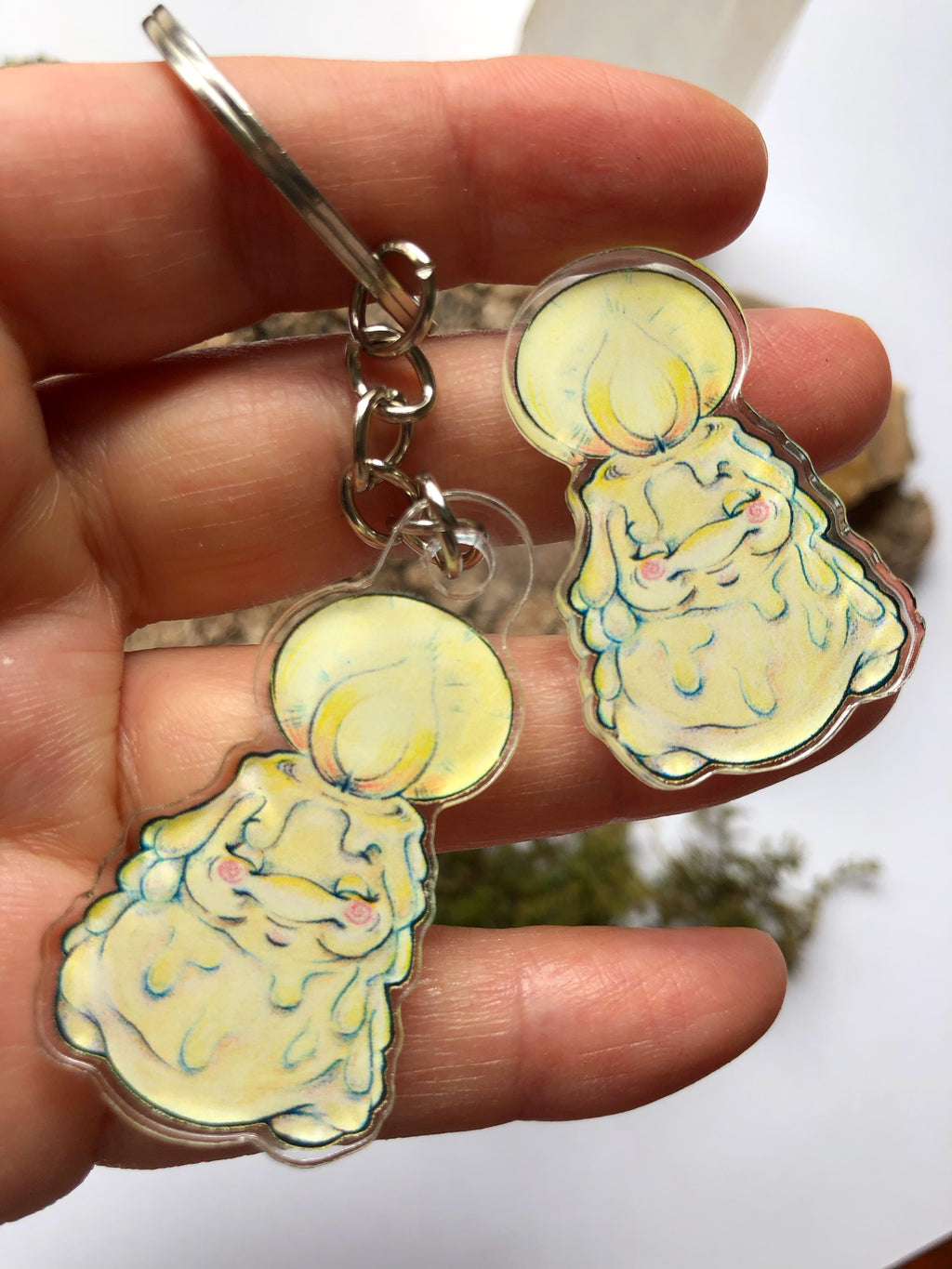 Pin y llavero de acrílico "velita"