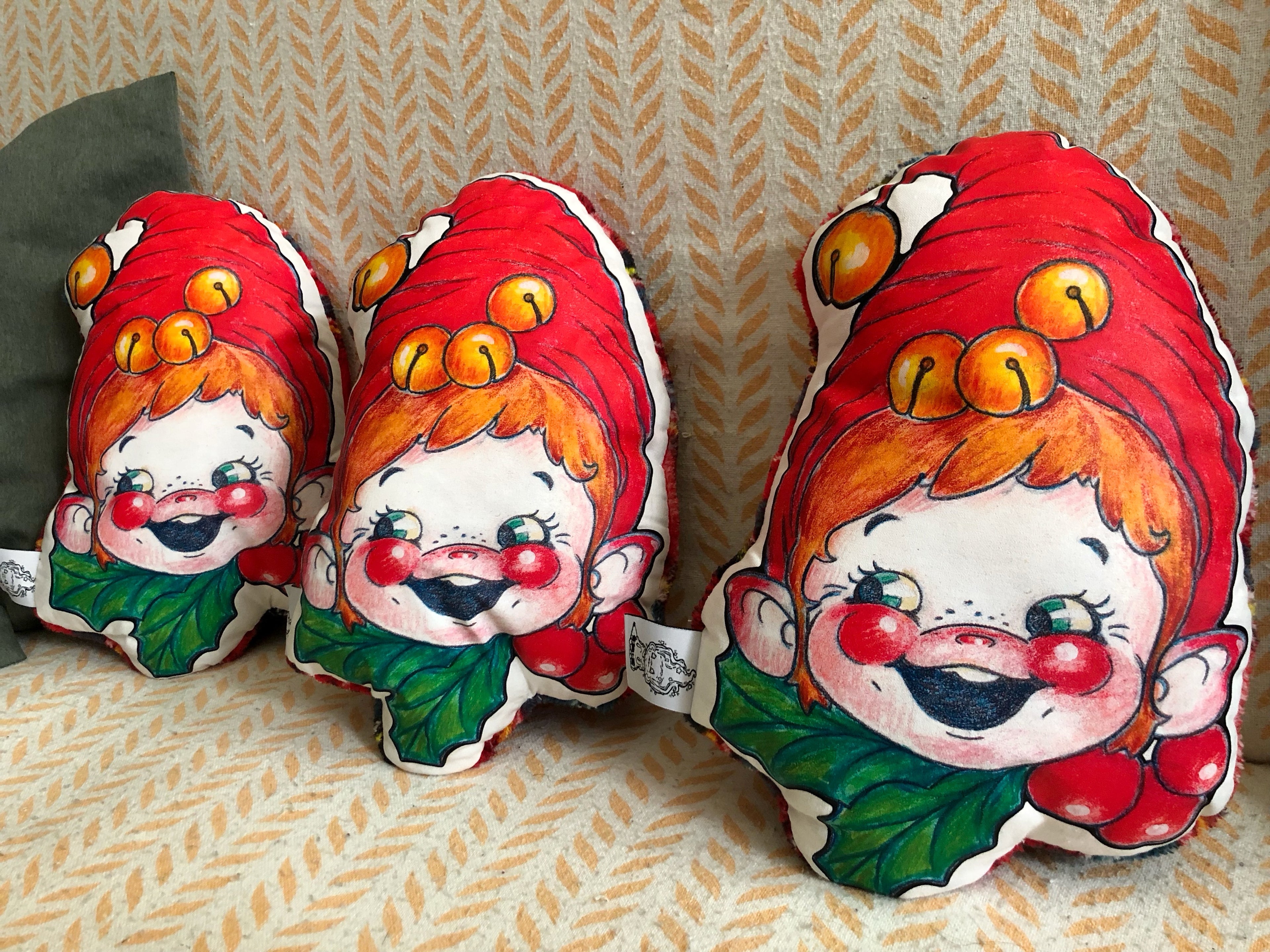 Cojín decorativo "Duende cascabel"